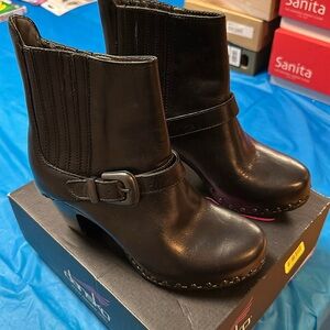 Dansko black leather short boots, size 37.